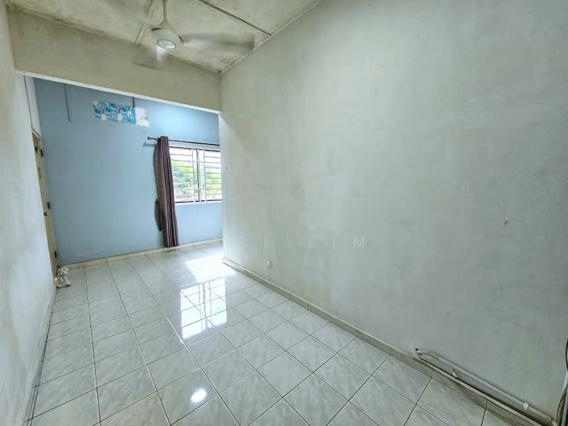 2-storey Terraced House for Sale in Taman Johor Jaya (Johor Bahru) - Karl Lim - Living Room - PropertyGuru.com.my