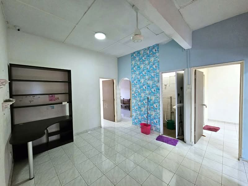 2-storey Terraced House for Sale in Taman Johor Jaya (Johor Bahru) - Karl Lim - Living Room - PropertyGuru.com.my