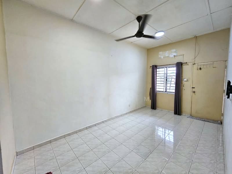 2-storey Terraced House for Sale in Taman Johor Jaya (Johor Bahru) - Karl Lim - Living Room - PropertyGuru.com.my