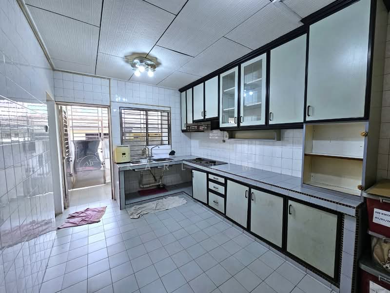 2-storey Terraced House for Sale in Taman Johor Jaya (Johor Bahru) - Karl Lim - Kitchen - PropertyGuru.com.my