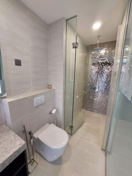 Service Residence for Sale at Star Residences One - Joanne Yap - Bathroom - PropertyGuru.com.my