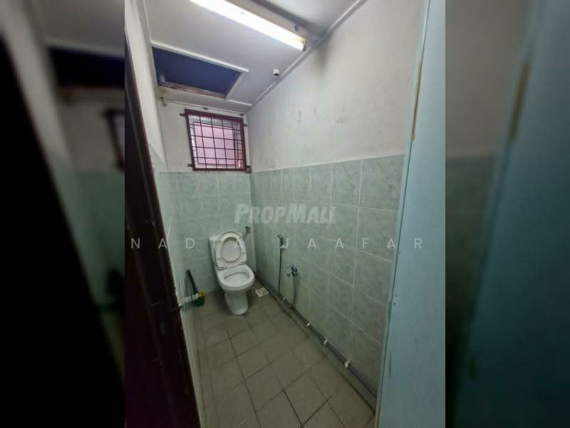 Shop / Office for Rent in Wangsa Melawati (Wangsa Maju) - Nadia Jaafar - Bathroom - PropertyGuru.com.my