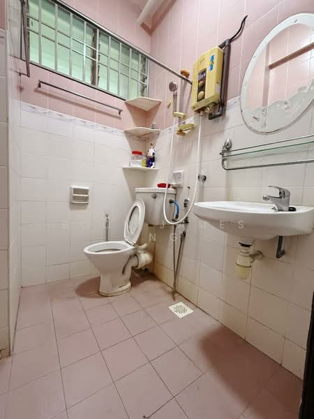 Pangsapuri untuk Disewa di Gambier Heights - Boon James Ong - Bathroom - PropertyGuru.com.my
