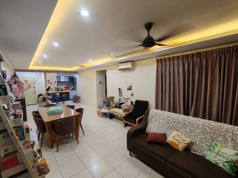 Kondominium untuk Dijual di First Residence (Residensi Unggul) - Nicole . - Living Room - PropertyGuru.com.my