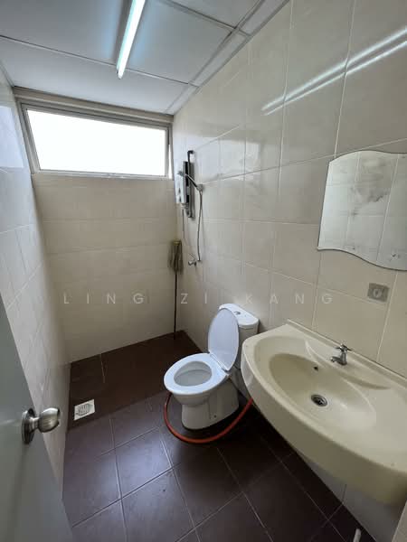 Kondominium untuk Dijual di Platinum Lake PV 20 - Ling Zi Kang - Bathroom - PropertyGuru.com.my