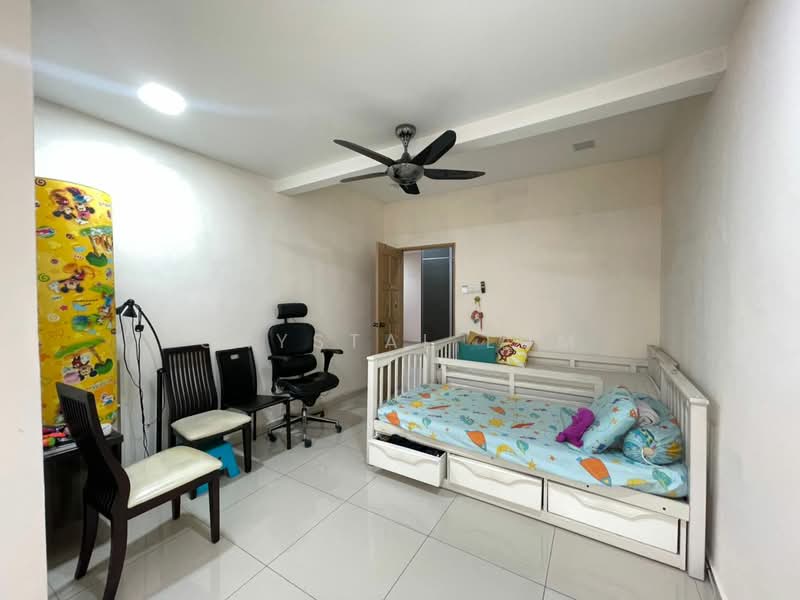 Rumah Teres 2 Tingkat untuk Dijual di Taman Petaling (Kepong) - Crystal Lum - Bedroom - PropertyGuru.com.my
