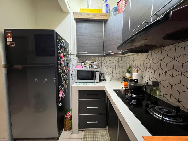 Apartment for Sale at Pangsapuri Seri Jati - Nazrin Hakimin - Kitchen - PropertyGuru.com.my