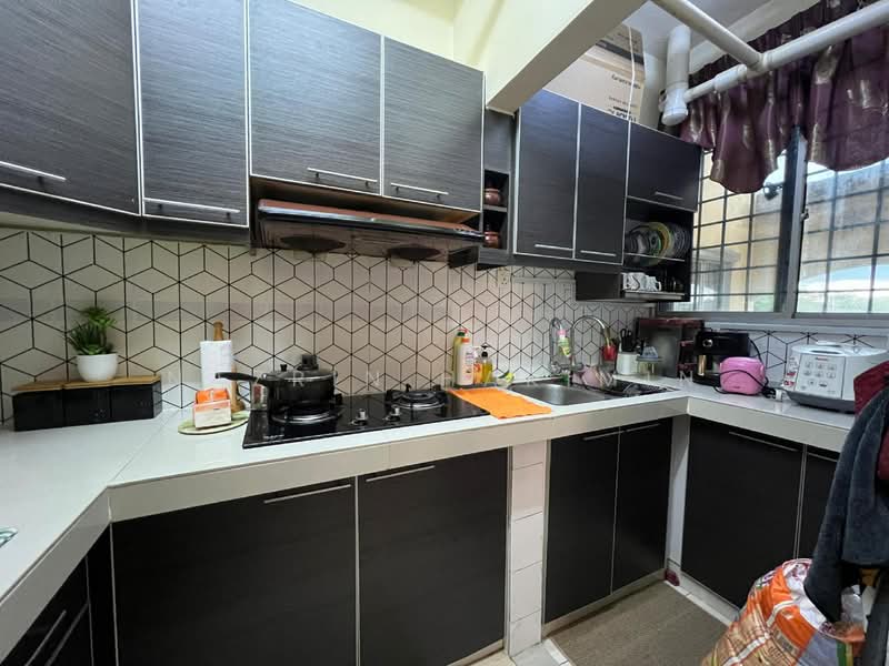 Apartment for Sale at Pangsapuri Seri Jati - Nazrin Hakimin - Kitchen - PropertyGuru.com.my