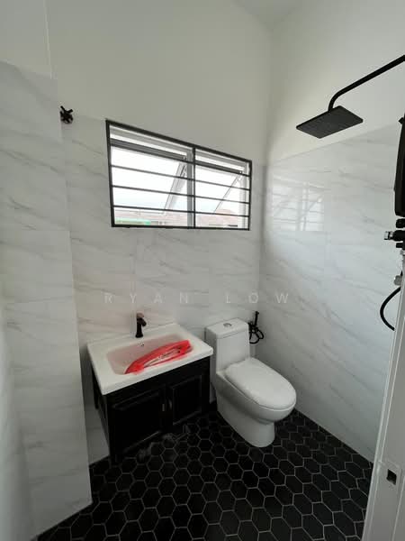 Rumah Bandar untuk Dijual di Taman Tasik Puchong (Puchong) - Ryan Low - Bathroom - PropertyGuru.com.my