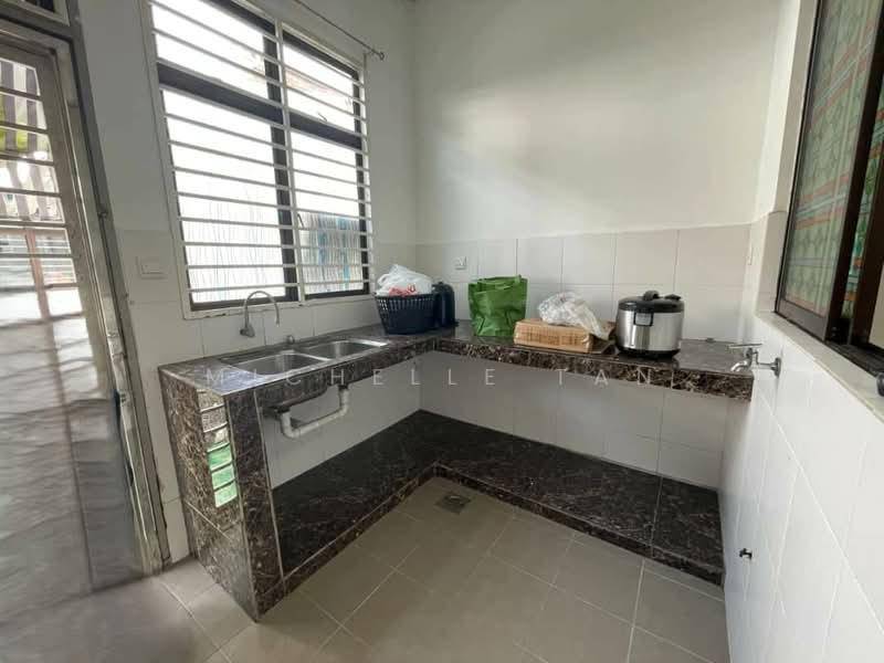 2-storey Terraced House for Sale in Bandar Putera 2 (Klang) - Michelle Tan - Kitchen - PropertyGuru.com.my