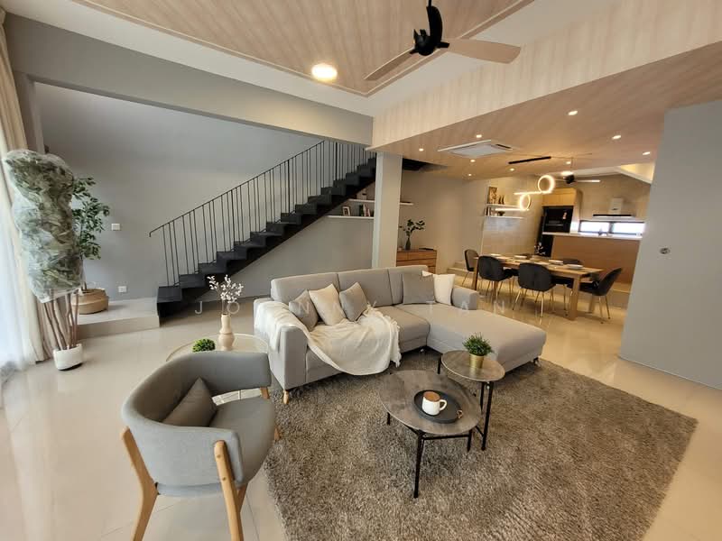 Townhouse for Sale in Kayu Ara (Selangor) - Johnny Tan - Living Room - PropertyGuru.com.my