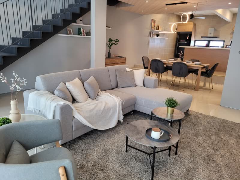 Townhouse for Sale in Kayu Ara (Selangor) - Johnny Tan - Living Room - PropertyGuru.com.my