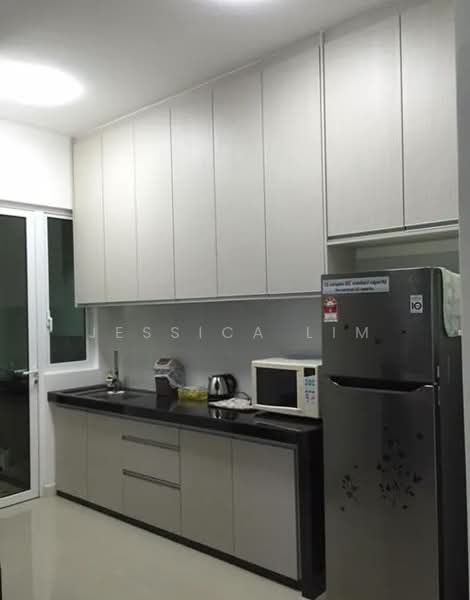 Kondominium untuk Disewa di Scenaria @ North Kiara Hills - Jessica Lim - Kitchen - PropertyGuru.com.my