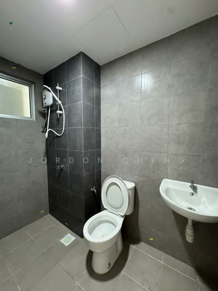 Kondominium untuk Disewa di Residensi Sateria - Jordon Cheng - Bathroom - PropertyGuru.com.my