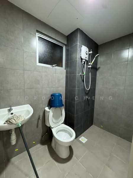 Kondominium untuk Disewa di Residensi Sateria - Jordon Cheng - Bathroom - PropertyGuru.com.my