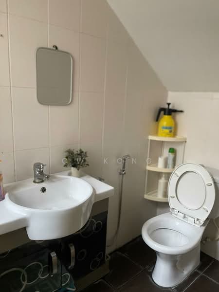 Semi-Detached House for Sale in Laman Residen Kipark Sri Utara (Batu Caves) - CW Kong - Bathroom - PropertyGuru.com.my