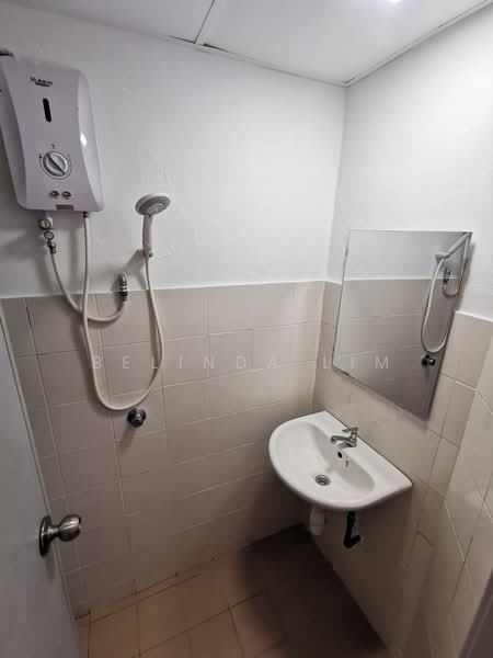Kondominium untuk Disewa di D28 Damansara - Belinda Lim - Bathroom - PropertyGuru.com.my