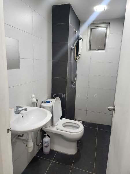 Kondominium untuk Disewa di Residensi Rampai (The Parc Tower) - Aaron Ong - Bathroom - PropertyGuru.com.my