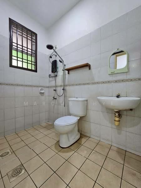 1.5-storey Terraced House for Sale in Johor Bahru (Johor) - Marcus Thye - Bathroom - PropertyGuru.com.my