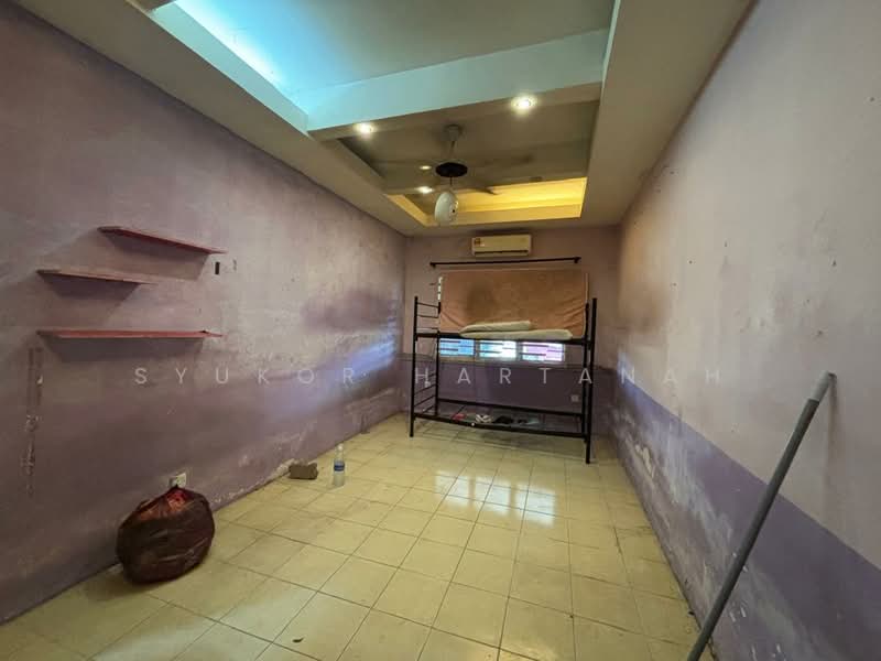 Rumah Berkembar untuk Dijual di Shah Alam (Selangor) - Syukor Hartanah - Bedroom - PropertyGuru.com.my