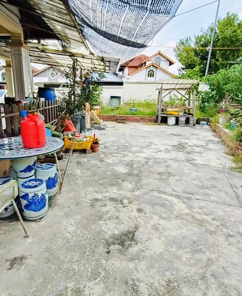Rumah Teres untuk Dijual di Taman Pelangi Indah (Ulu Tiram) - Joan Ng - Exterior - PropertyGuru.com.my