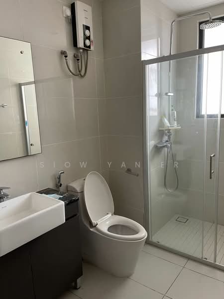Condominium for Rent at Lovell @ Country Garden Danga Bay - Siow Yan Er - Bathroom - PropertyGuru.com.my