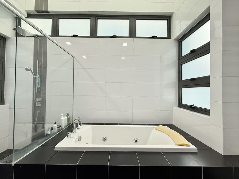 Bungalow for Sale in Taman Sains Selangor (Kota Damansara) - Caindy Wong - Bathroom - PropertyGuru.com.my