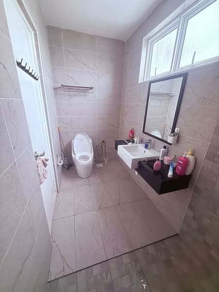 Servis Apartment untuk Disewa di Pinnacle Tower - Jessy Koh - Bathroom - PropertyGuru.com.my