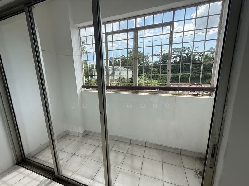 Pangsapuri untuk Disewa di Sri Teratai Apartment - Joey Wong - Balcony - PropertyGuru.com.my