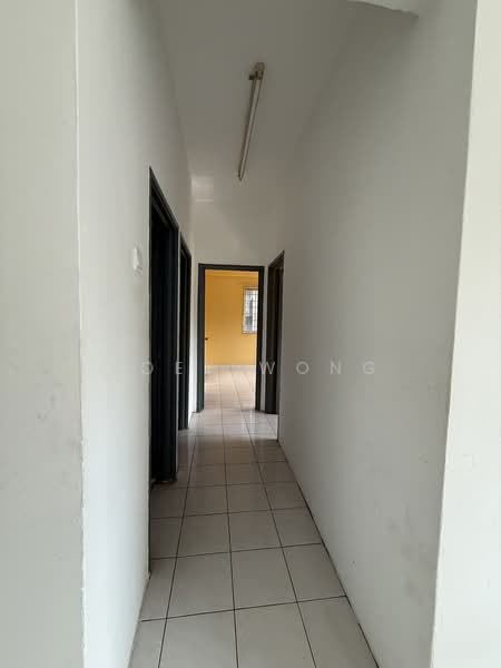 Pangsapuri untuk Disewa di Sri Teratai Apartment - Joey Wong - Corridor - PropertyGuru.com.my