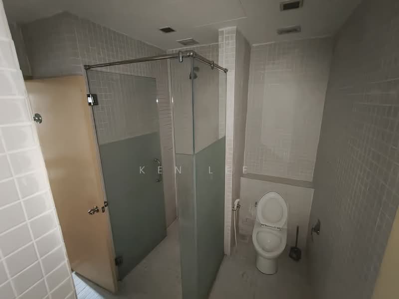Kondominium untuk Dijual di 10 Semantan Suites - Ken Lee - Bathroom - PropertyGuru.com.my