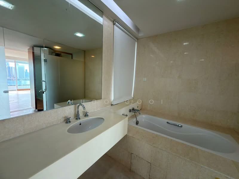 Condominium for Sale at Brunsfield EmbassyView - Hugo Gooi - Bathroom - PropertyGuru.com.my