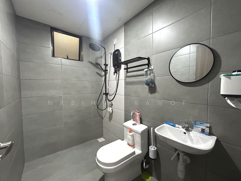 Pangsapuri untuk Disewa di Residensi Panorama - Nabihan Rawof - Master Bathroom - PropertyGuru.com.my