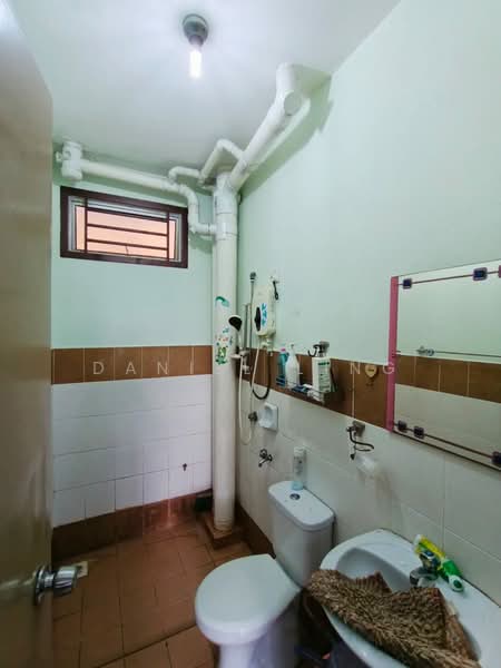 Apartment for Sale at Kipark Apartment - Daniel Ling - Bathroom - PropertyGuru.com.my