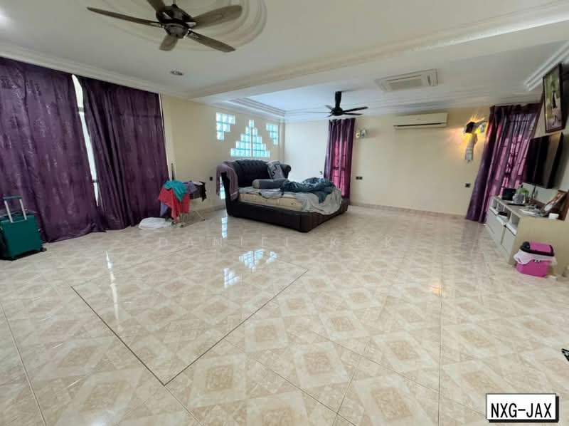 Rumah Berkembar untuk Dijual di Kota Kemuning (Shah Alam) - Daniel Kok - Living Room - PropertyGuru.com.my