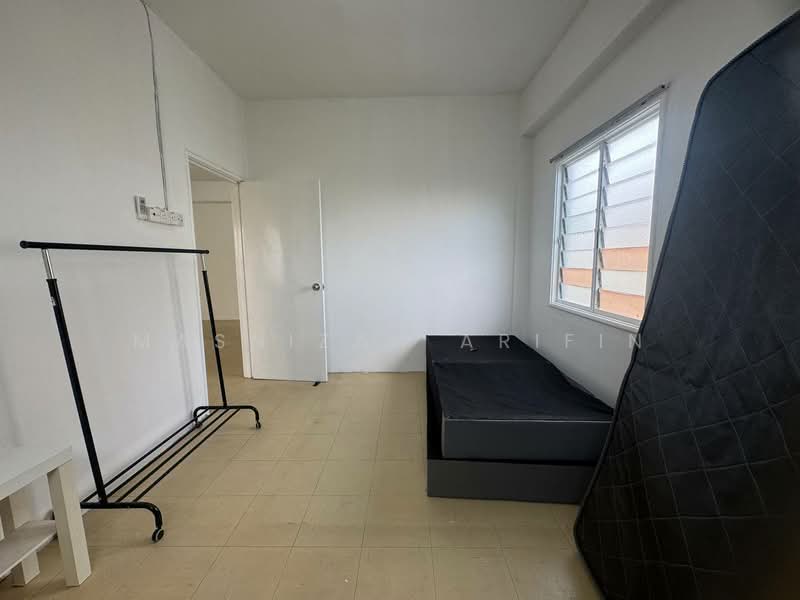 Flat for Sale at Taman Bukit Segar - Masnizah Arifin - Bedroom - PropertyGuru.com.my