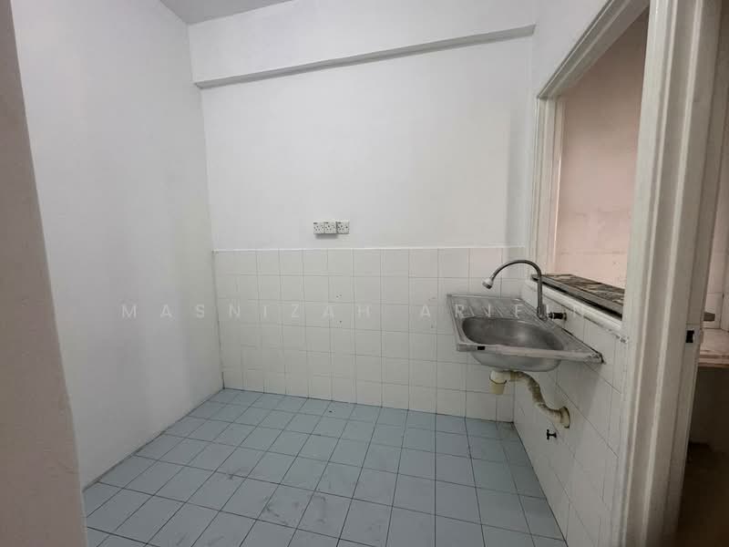 Flat for Sale at Taman Bukit Segar - Masnizah Arifin - Kitchen - PropertyGuru.com.my