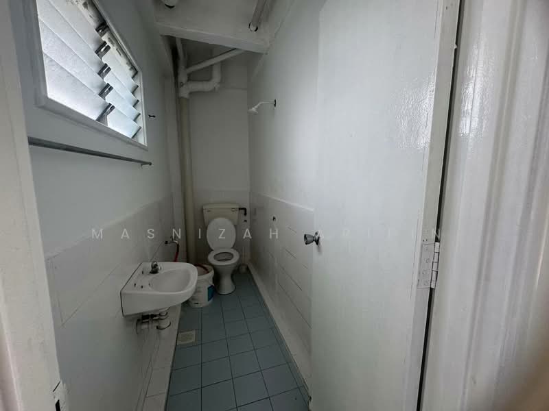 Flat for Sale at Taman Bukit Segar - Masnizah Arifin - Bathroom - PropertyGuru.com.my