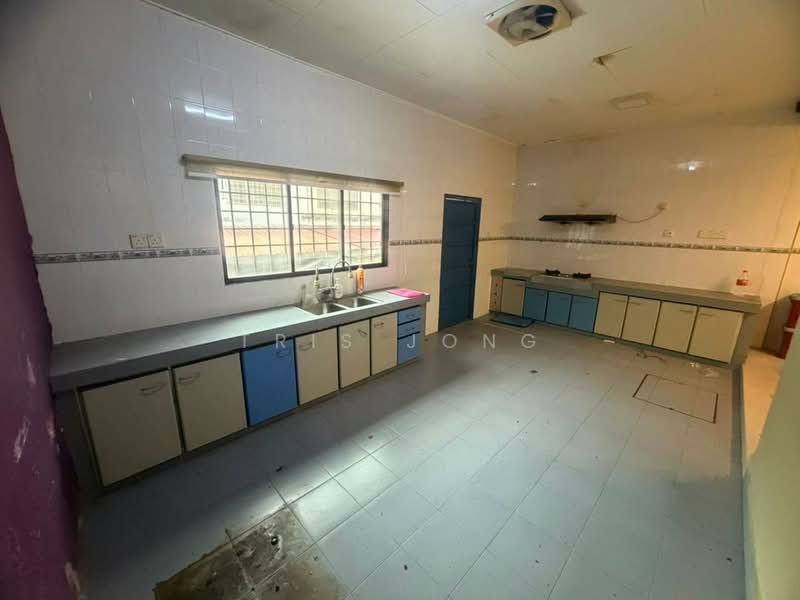 Rumah Teres 2 Tingkat untuk Dijual di Rawang Perdana 2 (Rawang) - Tris Jong - Kitchen - PropertyGuru.com.my