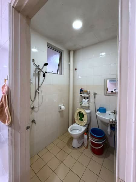 2-storey Terraced House for Sale in Taman Seri Austin (Tebrau) - Karl Lim - Bathroom - PropertyGuru.com.my
