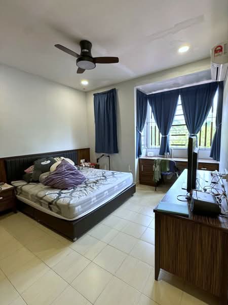 2-storey Terraced House for Sale in Taman Seri Austin (Tebrau) - Karl Lim - Bedroom - PropertyGuru.com.my