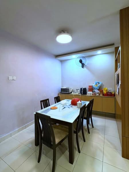 2-storey Terraced House for Sale in Taman Seri Austin (Tebrau) - Karl Lim - Dining Room - PropertyGuru.com.my