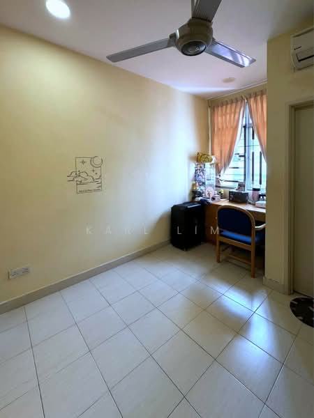 2-storey Terraced House for Sale in Taman Seri Austin (Tebrau) - Karl Lim - Bedroom - PropertyGuru.com.my