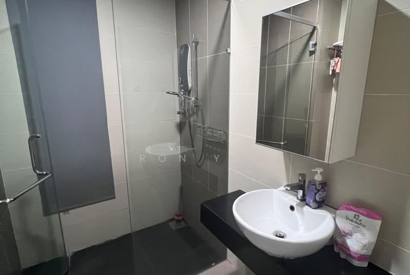 Servis Apartment untuk Disewa di LakePark Residence @ KL North - Ron Yap - Bathroom - PropertyGuru.com.my