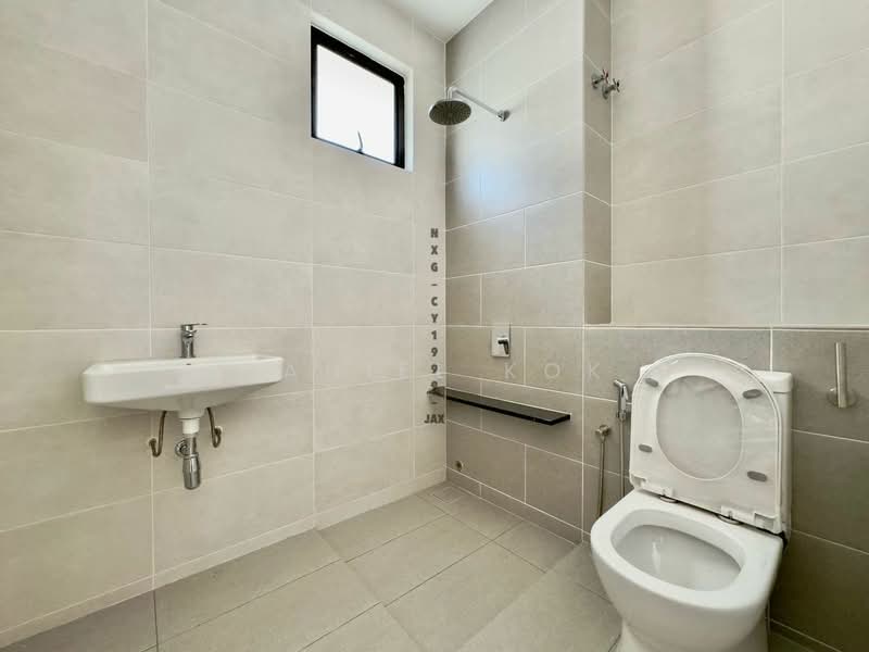 Rumah Berkembar untuk Dijual di Setia Utama (Setia Alam) - Daniel Kok - Bathroom - PropertyGuru.com.my