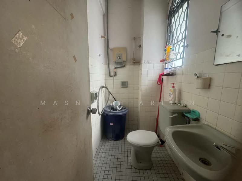 Condominium for Sale at Waizuri 2 - Masnizah Arifin - Bathroom - PropertyGuru.com.my