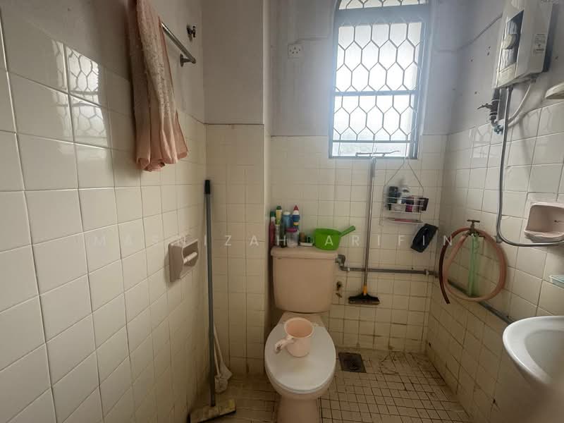 Condominium for Sale at Waizuri 2 - Masnizah Arifin - Bathroom - PropertyGuru.com.my