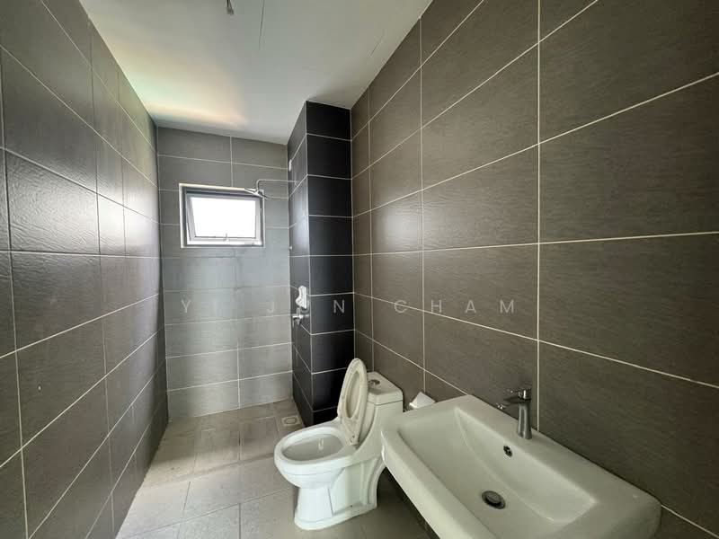 Kondominium untuk Dijual di The Henge - Yi Jun Cham - Bathroom - PropertyGuru.com.my