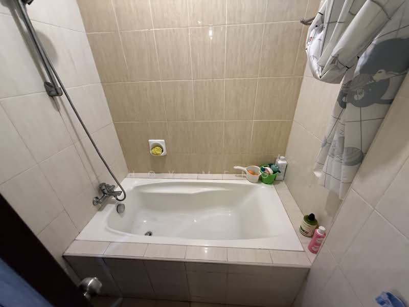 Servis Apartment untuk Disewa di Birch Plaza - Hoy Meng - Bathroom - PropertyGuru.com.my