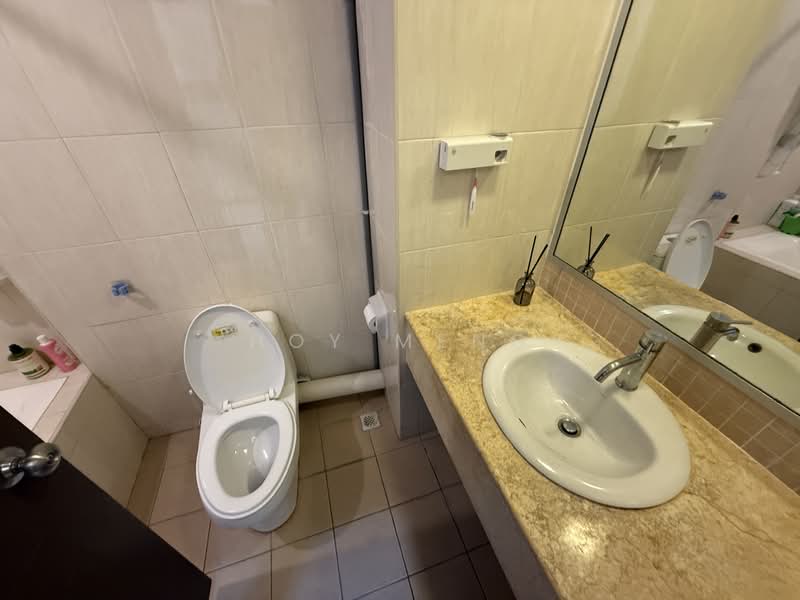 Servis Apartment untuk Disewa di Birch Plaza - Hoy Meng - Bathroom - PropertyGuru.com.my